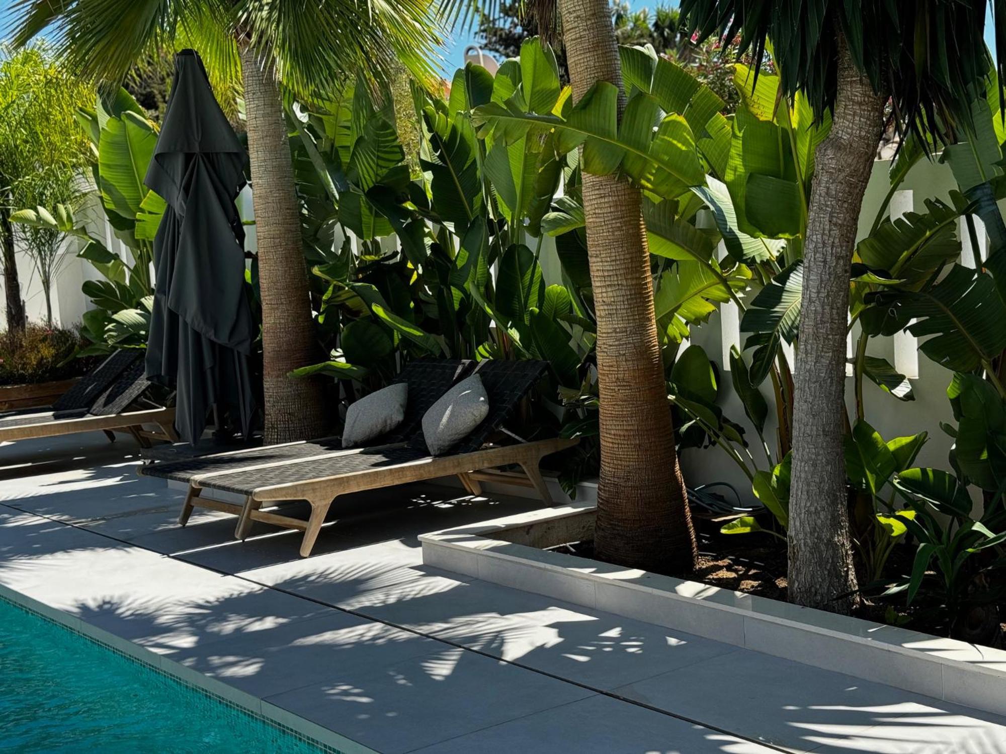 Villa Bliss - Luxury 4-bedroom With Garden, Private Pool & Jacuzzi, Marbesa Near- 5 Min To The Cabopino Marbella