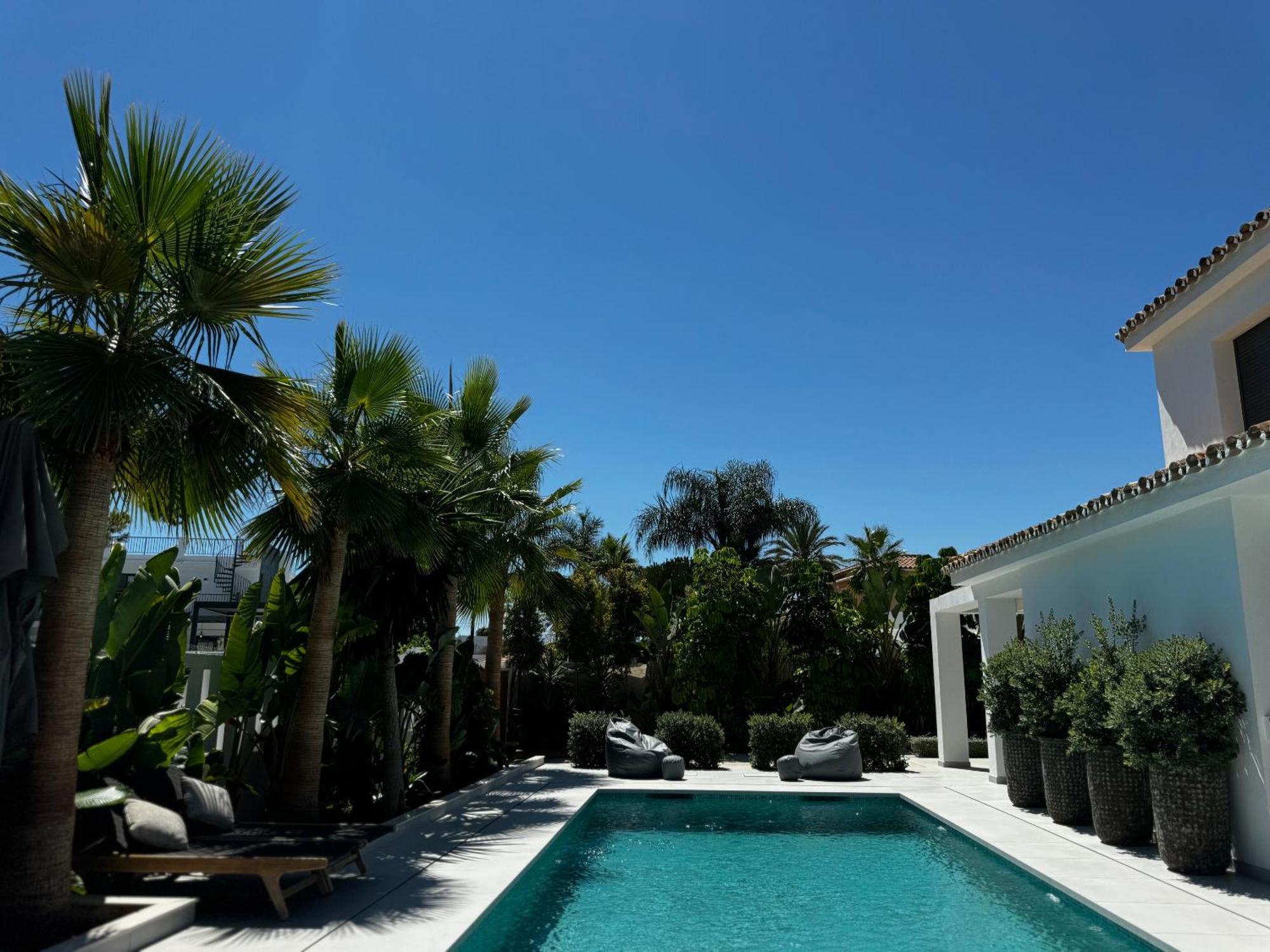 Villa Family Bliss In Marbella- Beautiful Brand-new 4 Bedroom With Garden, Private Pool & Jacuzzi, Marbesa 500 M To The Cabopino *
